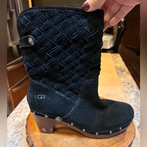 UGG Black Suede Leather Booties. Wooden heels. Size 7. GUC - Picture 6 of 13